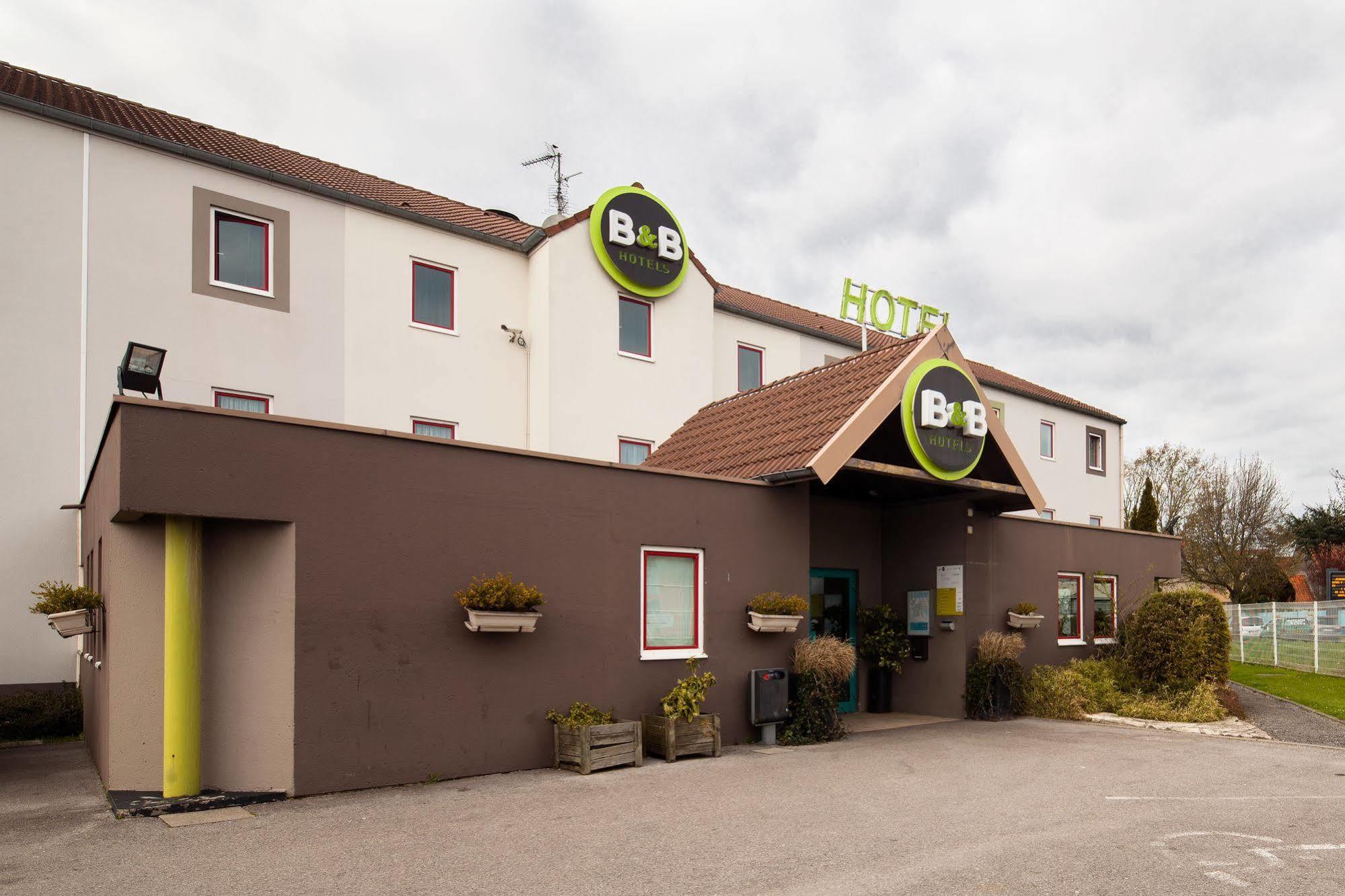 B&B Hotel Calais Centre St Pierre Exterior foto