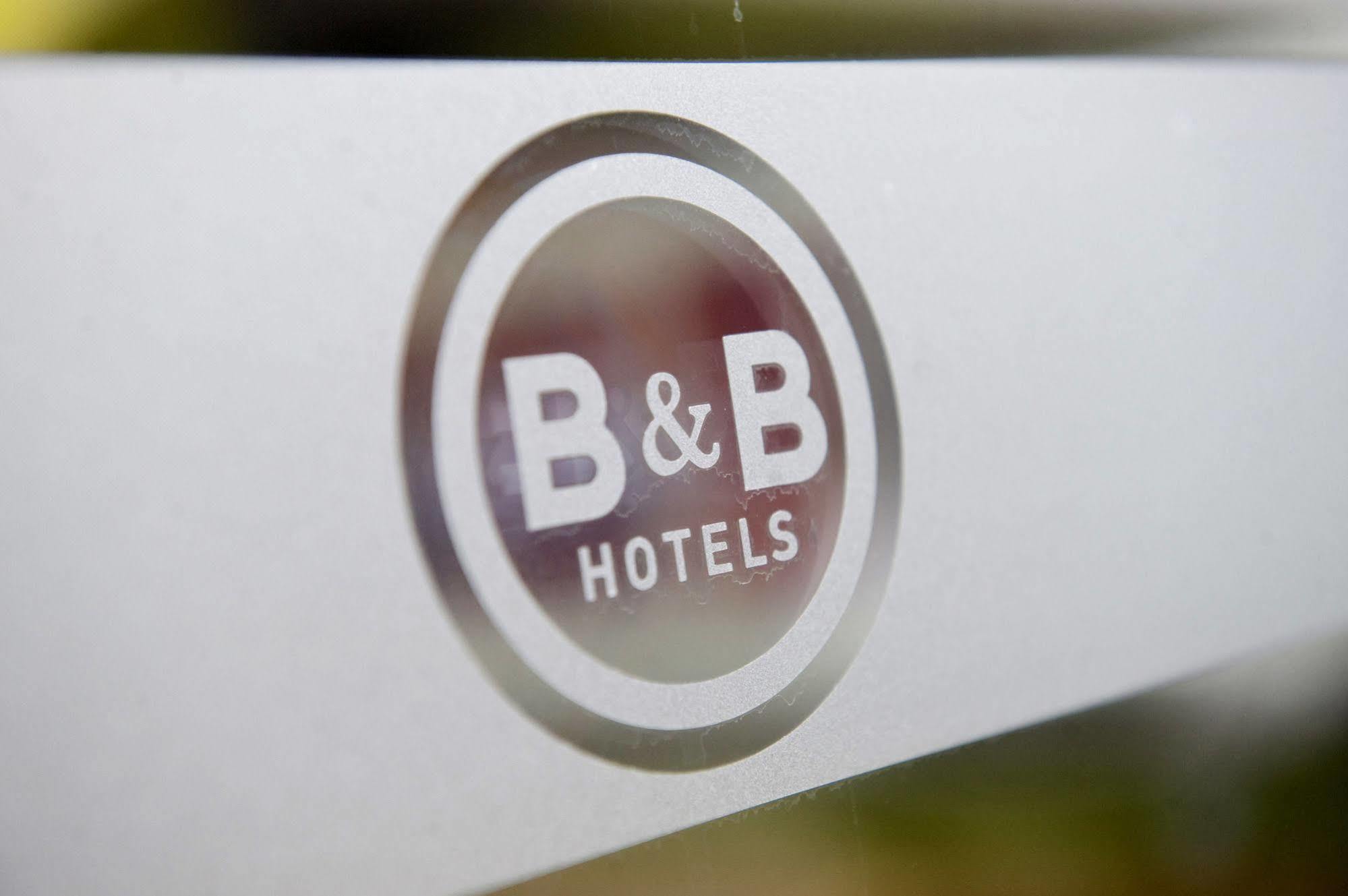 B&B Hotel Calais Centre St Pierre Exterior foto